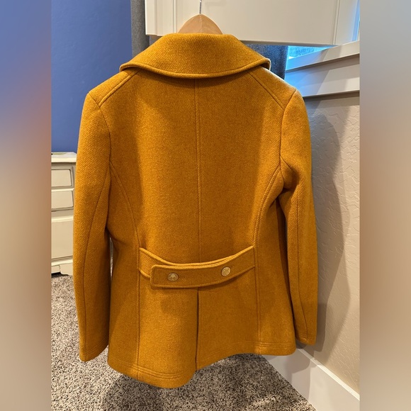 J Crew Majesty wool pea coat in a beautiful fall, dark yellow, mustard color - Picture 6 of 6